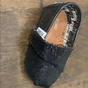 Toms baby girl shoes, sparkly black, T2
